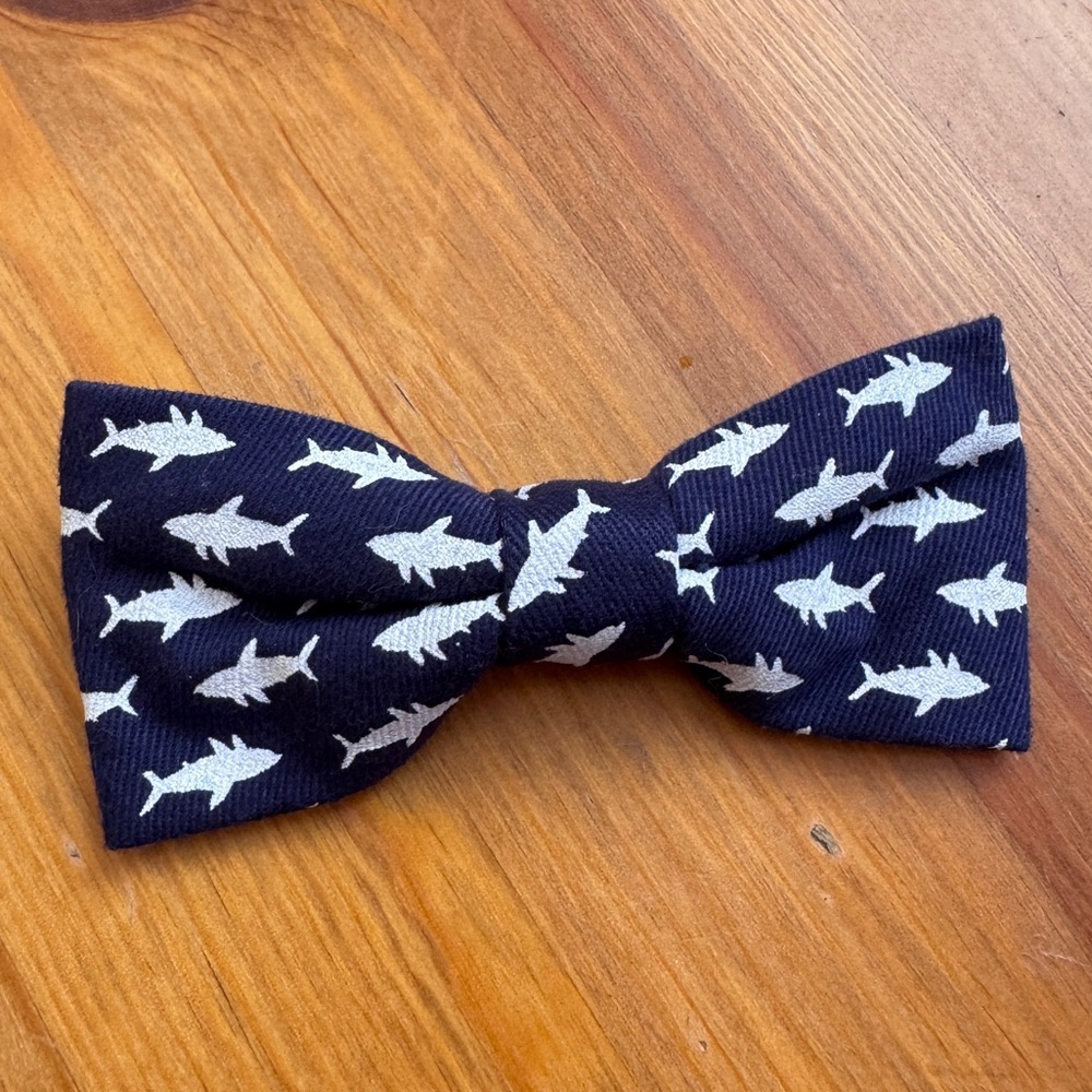 Navy Shark Print Kids Bow Tie nwot